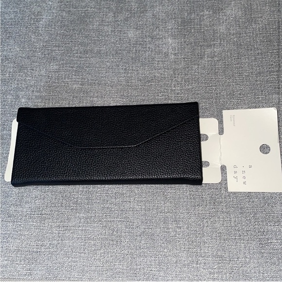 A New Day Black Eyewear Collapsable Case - Picture 3 of 5